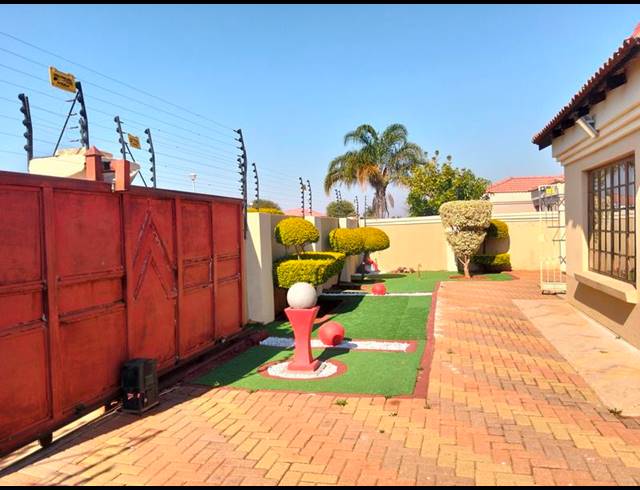 3 BEDROOM PROPERTY TO RENT IN CHROOM PARK